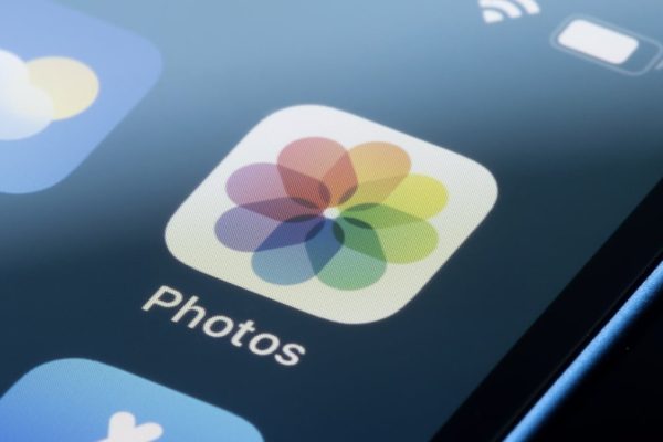 This Little-Identified iPhone Gesture Makes for a Nice AirDrop Various