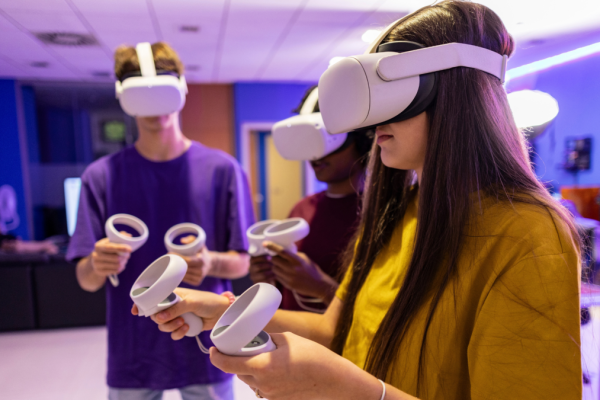 Three Methods to ‘Stroll’ in VR (and Why They’re All Type of Unhealthy)