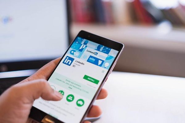 10 Overused LinkedIn Buzzwords (And What To Say As an alternative)