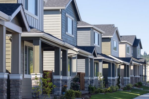 Eight Points to Negotiate With Your New Neighbors As Quickly As You Transfer In